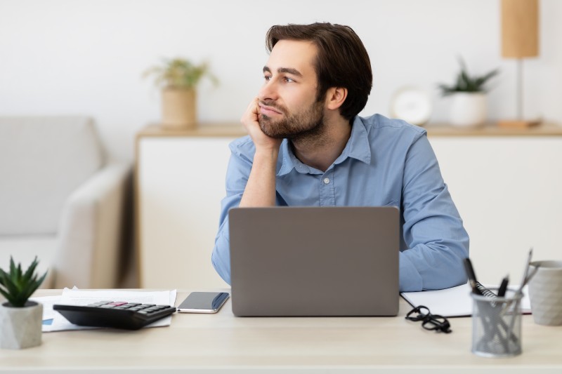 Rasa bosan bekerja dari rumah? Muzik bantu tingkatkan mood dan ceriakan emosi semasa Work From Home
